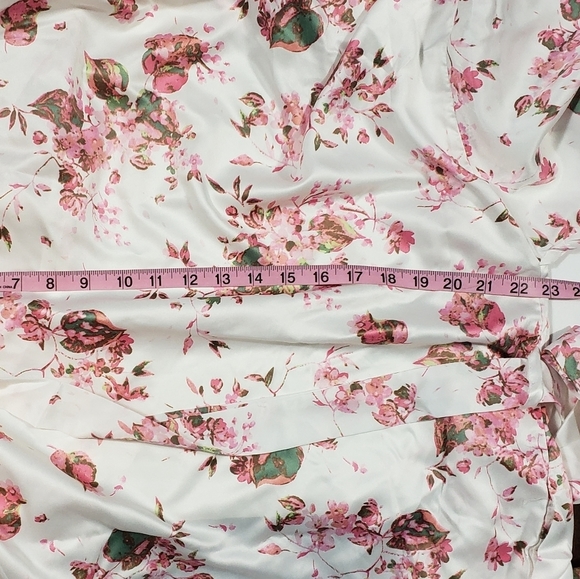 Icing Bridal Bar Pink Floral Dressing Robe Size S/M Satin Kimono Lingerie Belted - Picture 12 of 12